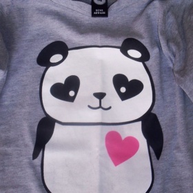 Šedé tričko s pandou a dlouhým rukávem - foto č. 1