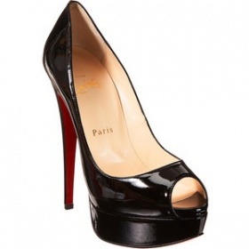 Černé lodičky s červenou podrážkou = fake Louboutin