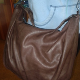 Crosboody hnědá barva větší