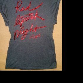 Šedé tričko s nápisem private member