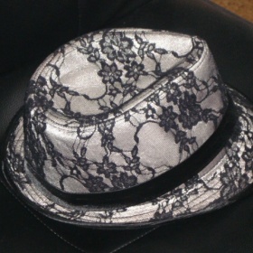 Kloubouk s květy Terranova