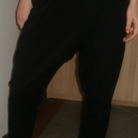 Černé turecké kalhoty Cropp - foto č. 1