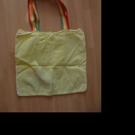 Žlutá plátěná taška s barevným potiskem Sisley - Benetton - foto č. 1