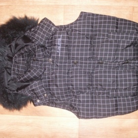 Černá proužkovaná vesta s kožíškem