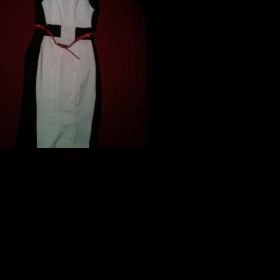 Jsou na svatbu vhodné šaty v černobílé kombinaci