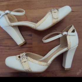 Bílo - zlaté boty - foto č. 1