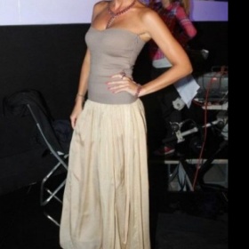 Kde koupím sukni jako má Dara Rolins?