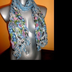 Šátek modrý s květinami - foto č. 1