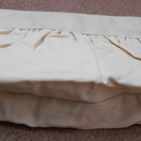 Béžová kosmetická taštička Nina Ricci - foto č. 1