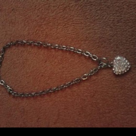 Srdíčko s masivnim řetězem