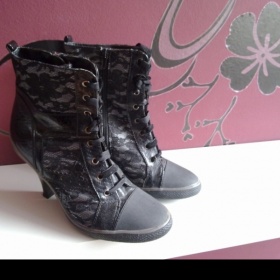 Černé krajkované lodičky Graceland