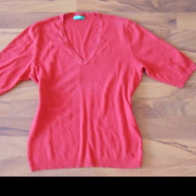 Červený svetřík s 3/4 rukávy Benetton - foto č. 1