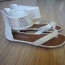 Bílé kotníkové sandály s flitry - foto č. 2
