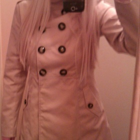 Béžový kabát s knoflíky H&M