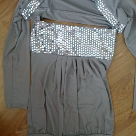 Šedý top s bolérkem