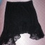 Krajkový top (či lehčí sukně) černé barvy Atmosphere - foto č. 3