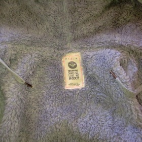 Šedá mikina Roxy s kožíškem - foto č. 1