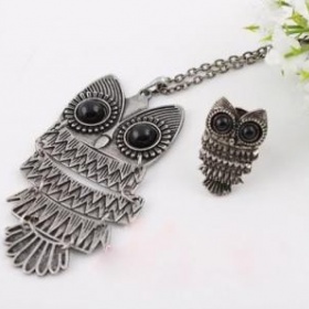 Moderní šperky ve tvaru sovy