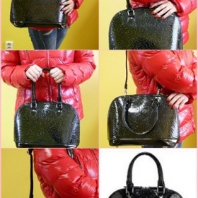 Černá lesklá kabelka s přídavným popruhem