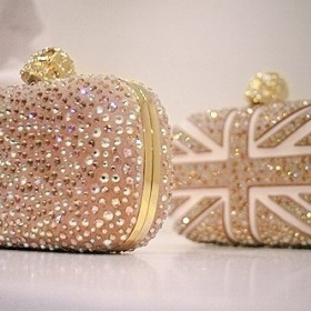 Psaníčko ve tvaru Bottega veneta Knot