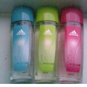 Deodoranty ve skle Adidas