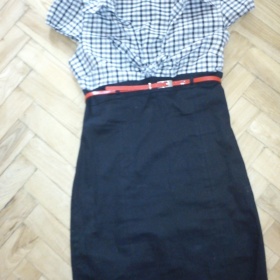 Černé elegantní šaty s kostkovaným bolérkem a páskem - foto č. 1