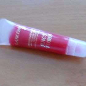 Červený hydratační lesk na rty Lancome - foto č. 1
