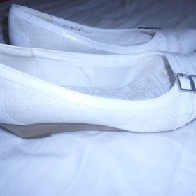 Bílé baleríny na podpatku - Deichmann - foto č. 1