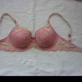 Krajková podprsenka růžovo - nude barva Victoriaś secret