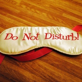 Prodám saténové klapky na oči - jsou velmi krásné!