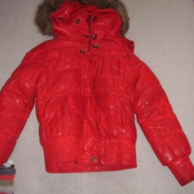 Bunda Pull and Bear vel. M červená