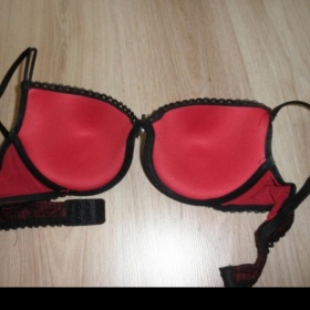 Podprsenka Takko vel. 80/B červeno černá