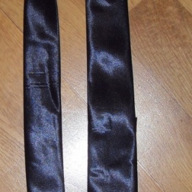 Dámská kravata; klasická černá