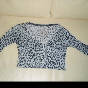 GUESS - Leopardí tričko s dlouhým rukávem - foto č. 1
