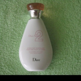 Tělové mléko Dior Addict 2