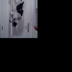 Saténové šaty - co k nim?