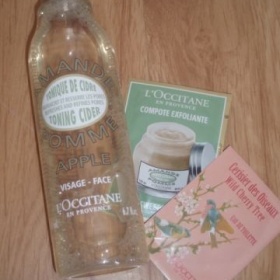 L´occitane - pleťová voda Almond/Apple