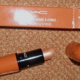 MAC rtěnka Beachbound