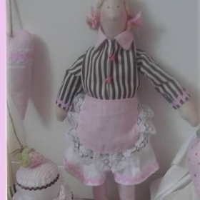 Hadrová panenka (z obchodu s dekoracemi)