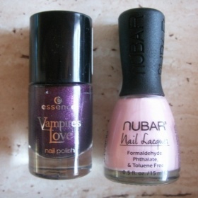 Nubar Pink Lily + Essence Vampire's Love 03 True Love + Sally Hansen Nailgrowth miracle