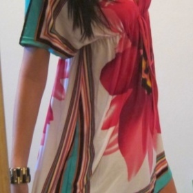 Letní šaty s květinou