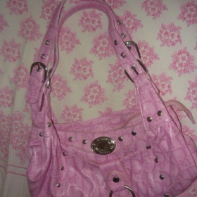 Menší kabelka růžové barvy - foto č. 1