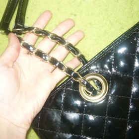 Černá kabelka na řetízku z Tally Weijl