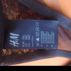 Černá krajková lesklá podprsenka H&M - foto č. 1