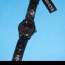 Guess černé hodinky s lesklým páskem - foto č. 2