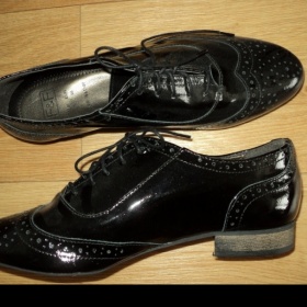 Černé kožené lakované Oxfordky F&F