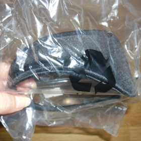 Černá nevidtelná samodržící tanga C - String