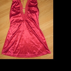 Červená noční košilka na ramínka Cottelli Collection