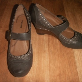 Šedé boty na klínku Graceland - foto č. 1