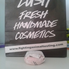 Lush šampuk New